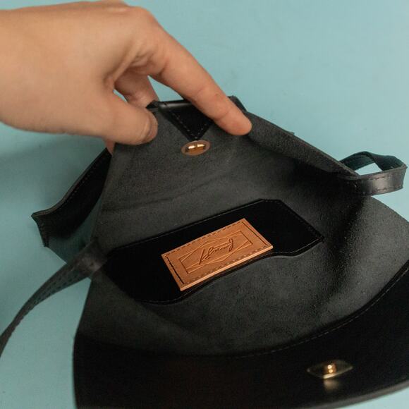 Faust Leather Goods Made in USA Black Leather Folded Crossbody Bag Small Batch - Picture 4 of 7